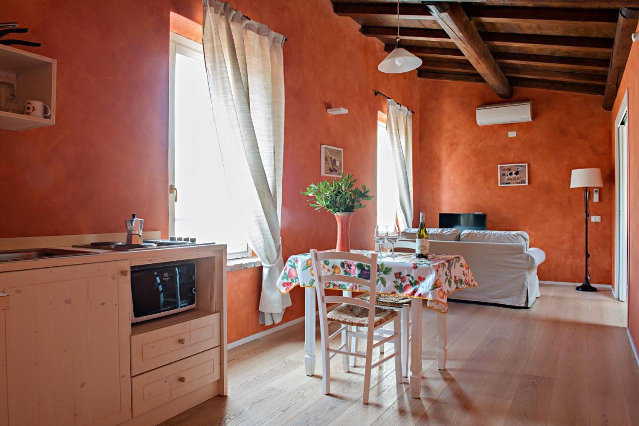 Agriturismo Lecolombare 诺加罗莱罗卡 外观 照片
